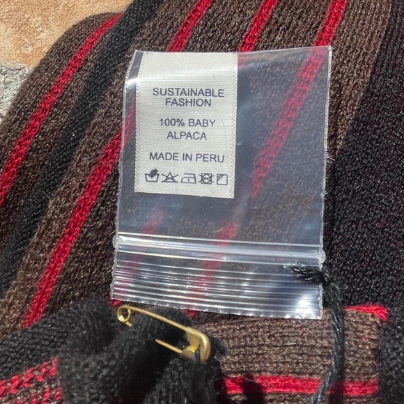 NWOT Alpaca Ruana, Navajo, Red/Black/Brown (One Size) - Picture 15 of 15